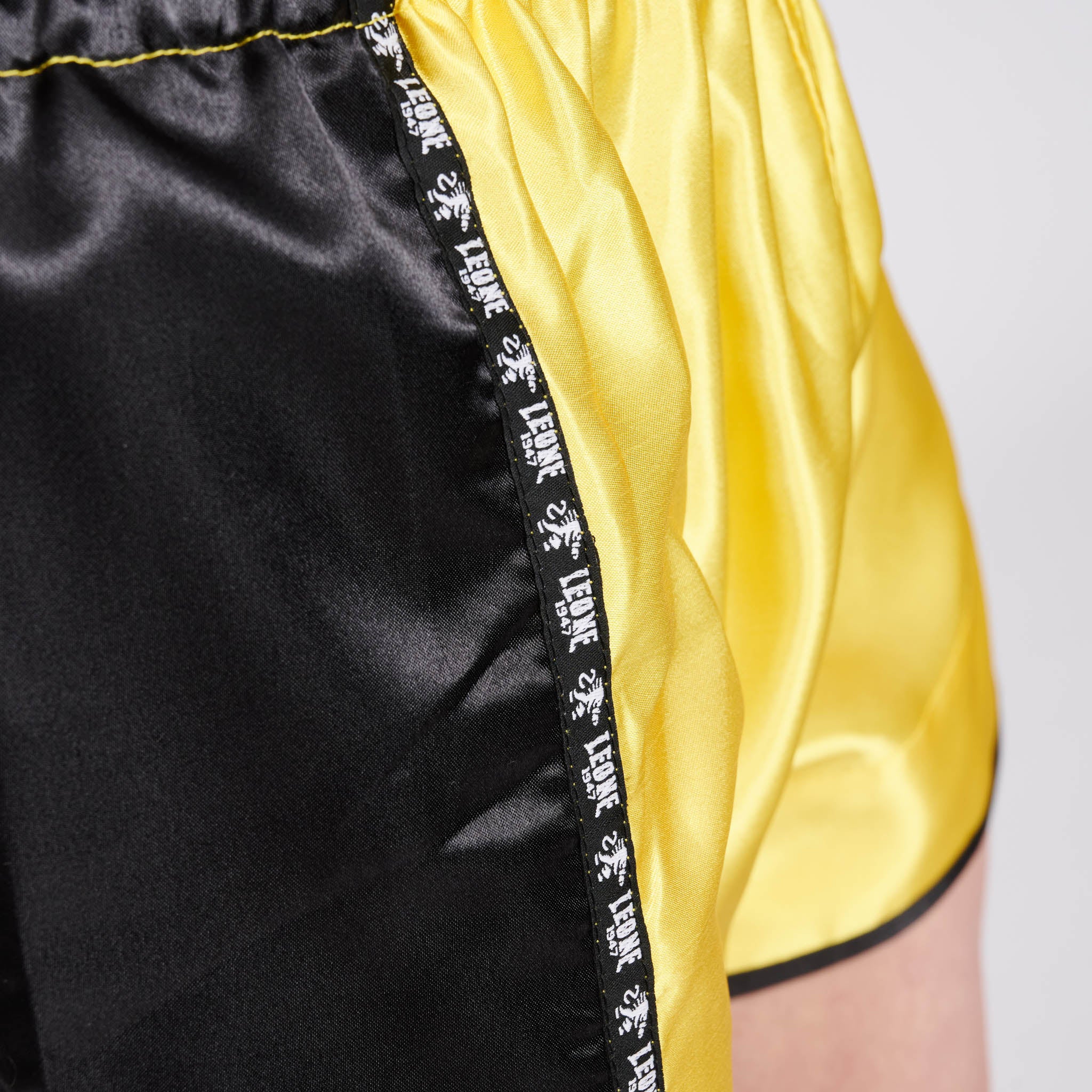 TRAINING THAI SHORTS