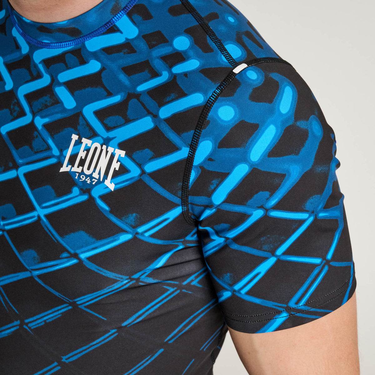 MMA CAGE MEN’S SHORT SLEEVE RASHGUARD