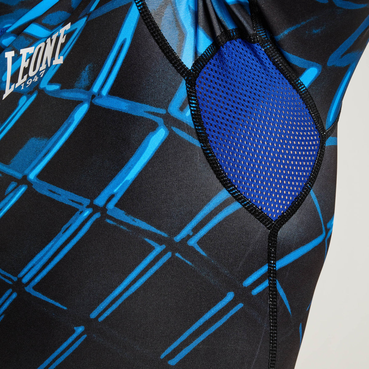 MMA CAGE MEN’S SHORT SLEEVE RASHGUARD