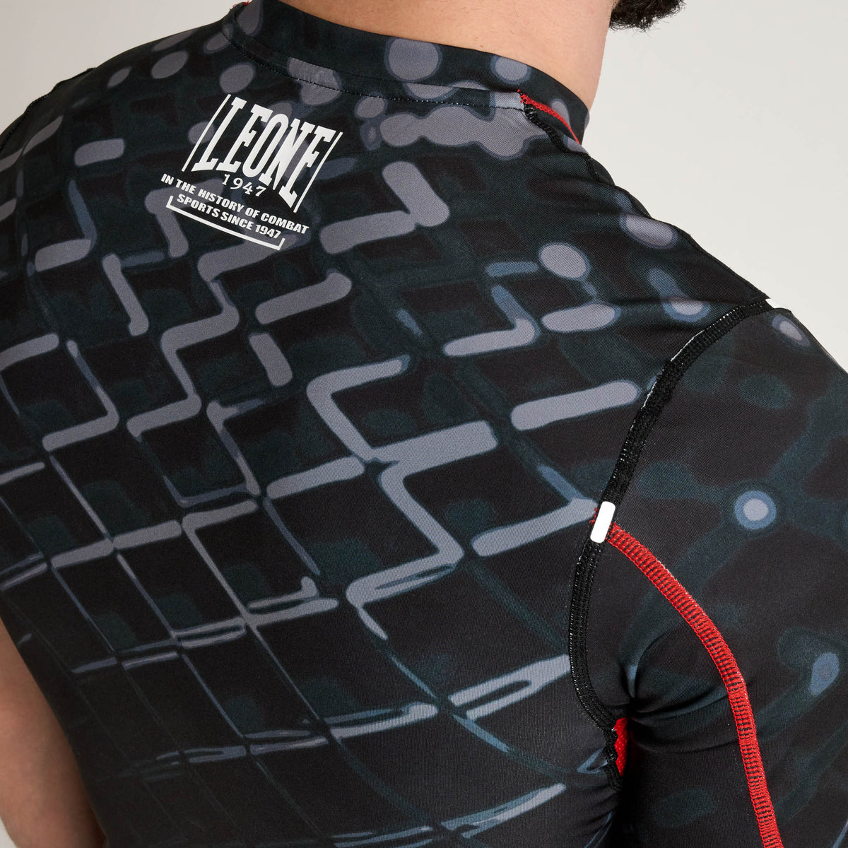 MMA CAGE MEN’S SHORT SLEEVE RASHGUARD