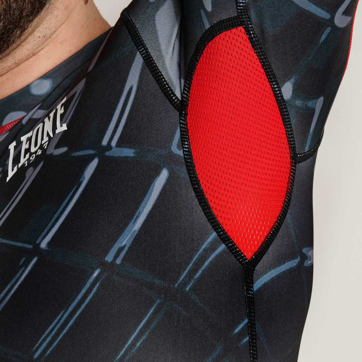 MMA CAGE MEN’S LONG SLEEVE RASHGUARD