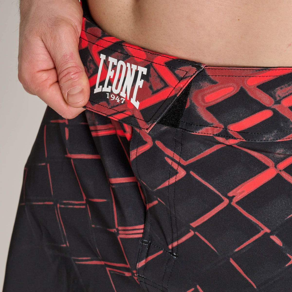 MEN’S SHORTS MMA CAGE