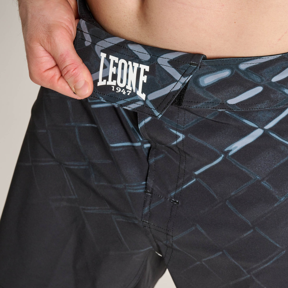MEN’S SHORTS MMA CAGE