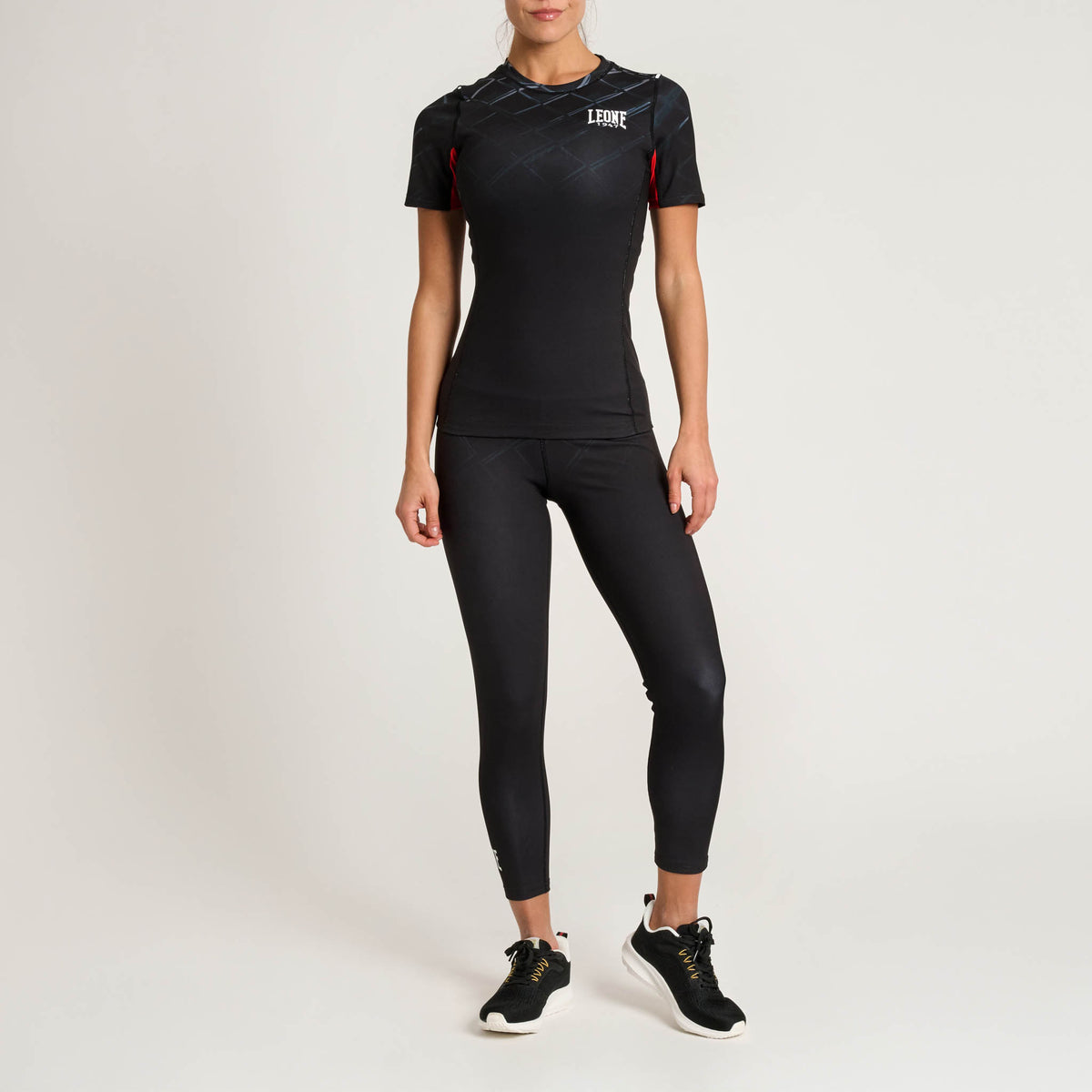 MMA CAGE WOMEN’S SHORT SLEEVE RASHGUARD