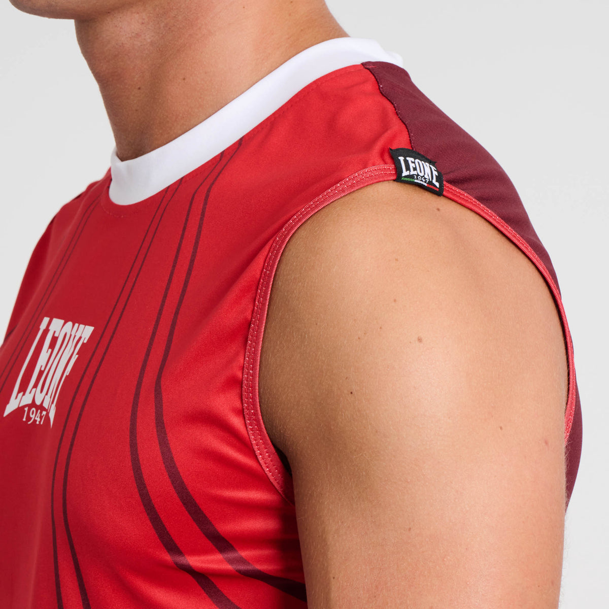 WAKO SLEEVELESS T-SHIRT
