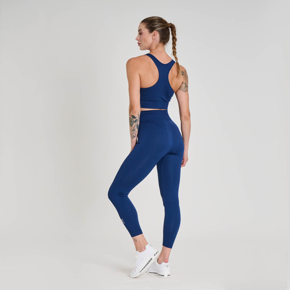 TOP LOGO SEAMLESS