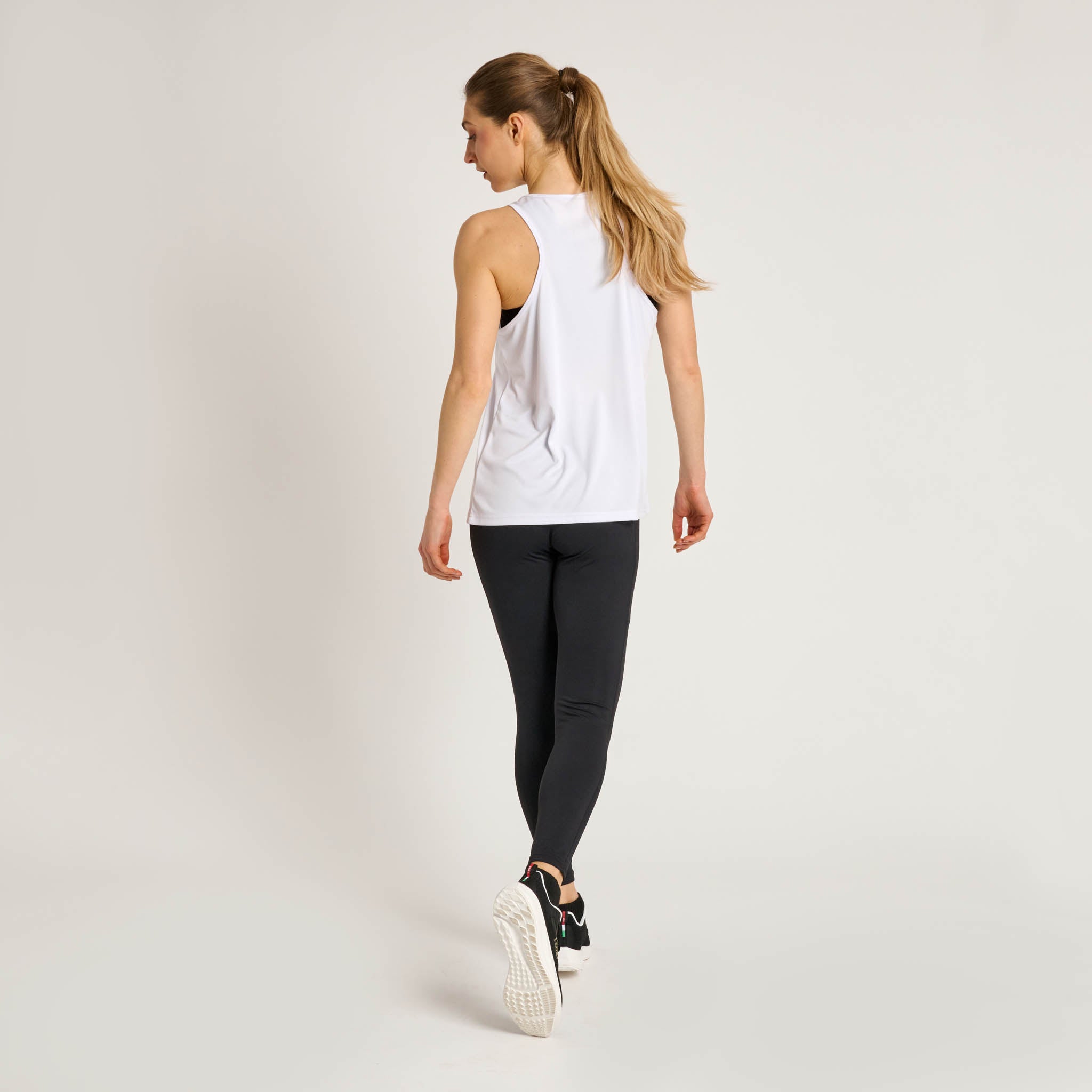 LOGO TANK
