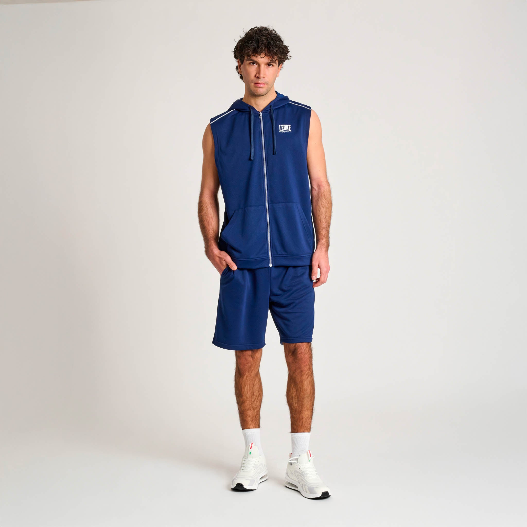 LIGHTWEIGHT CLASSIC HOODED SLEEVELESS SHIRT