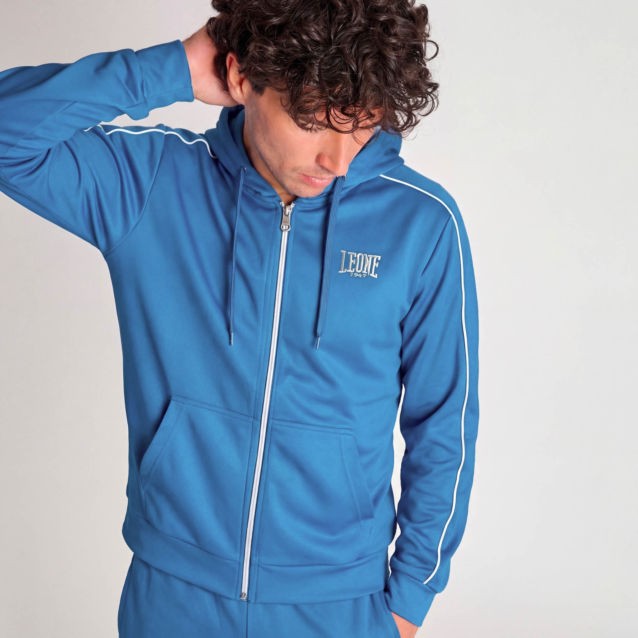 CLASSIC HOODED SWEATSHIRT