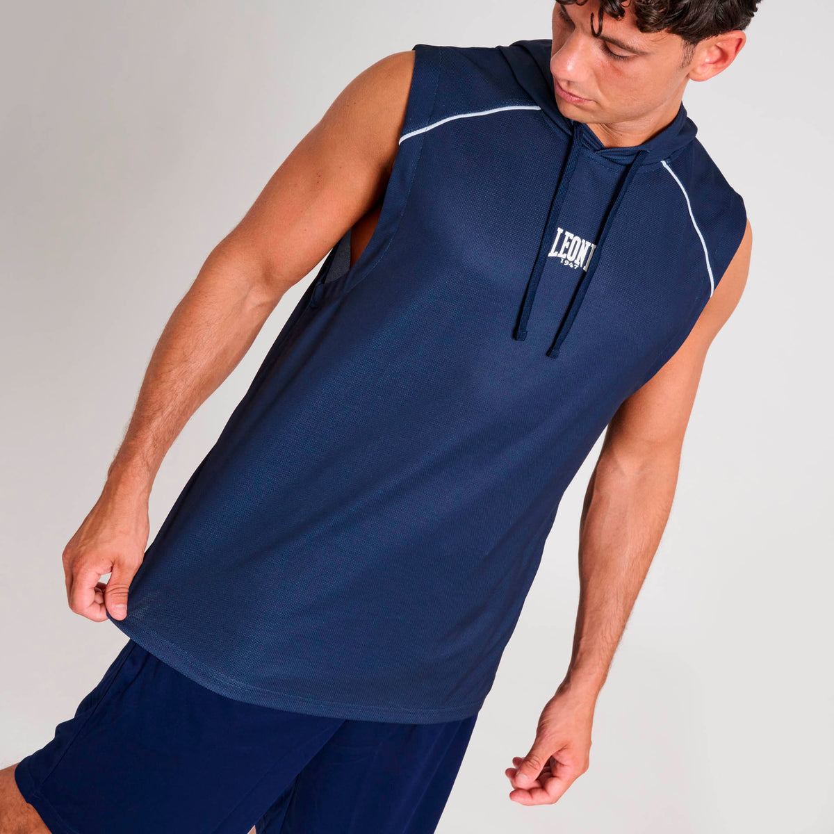 LOGO HOODED SLEEVELESS SHIRT