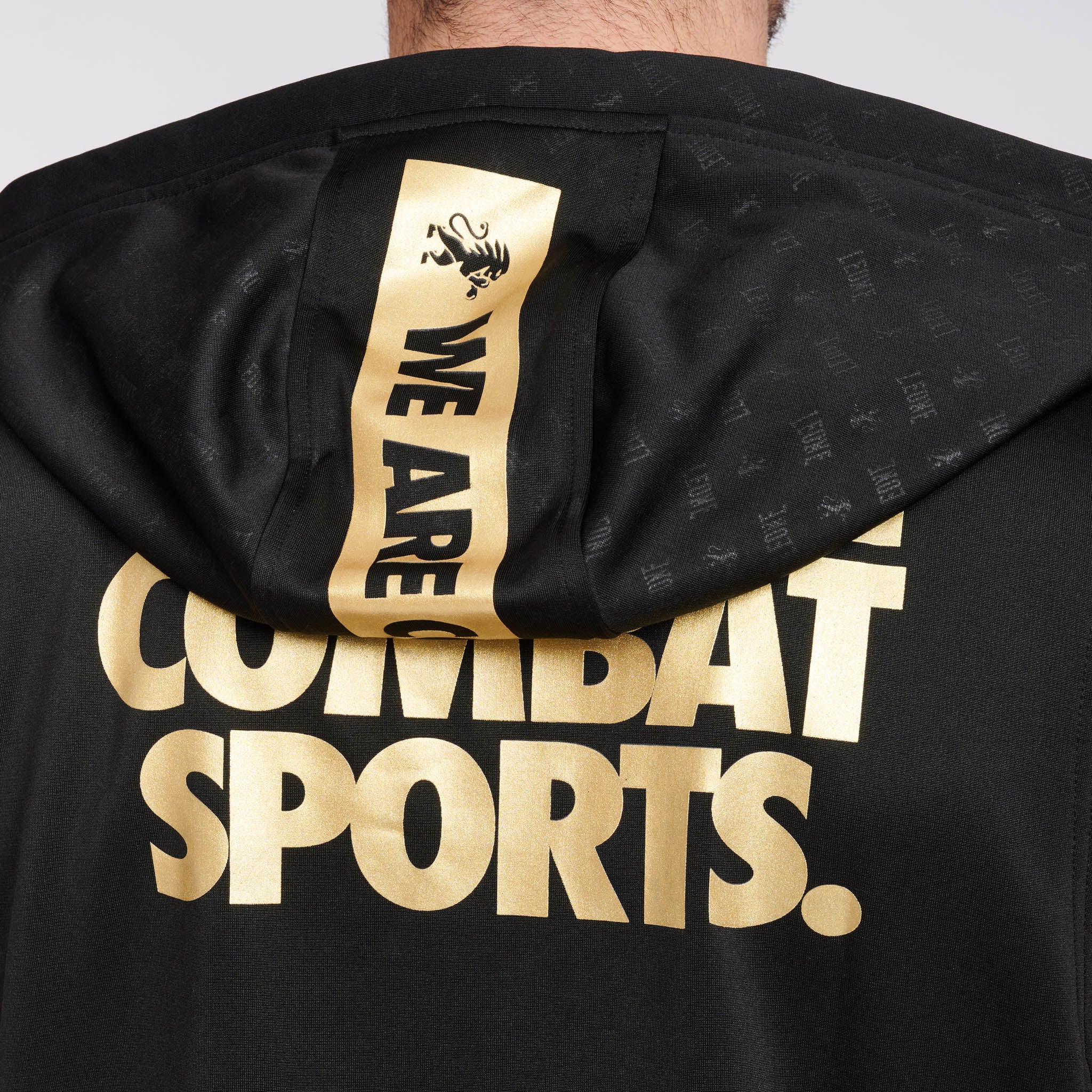 SMANICATO CON CAPPUCCIO DNA