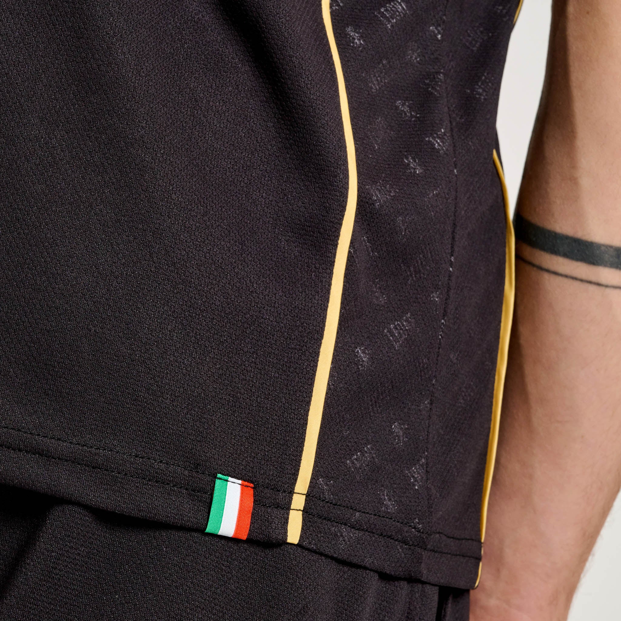 DNA SLEEVELESS SHIRT