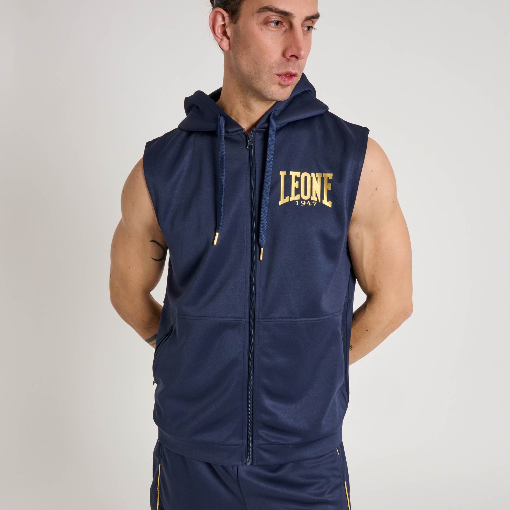 DNA HOODED SLEEVELESS SWEATSHIRT
