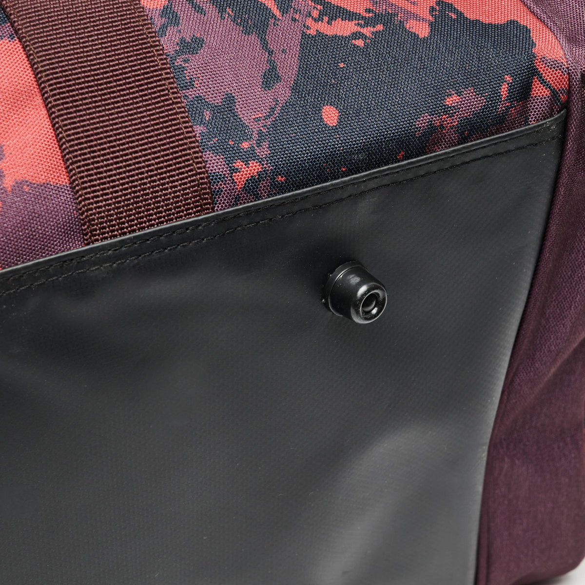 URBAN FIGHTER DUFFEL BAG