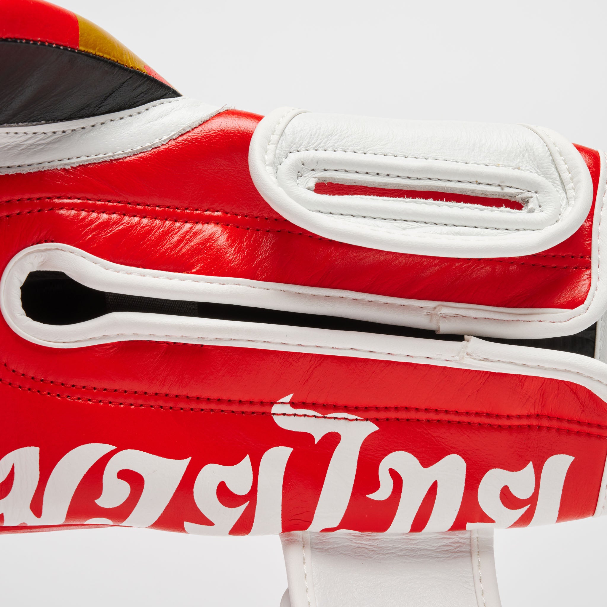 BOXING GLOVES THAI STYLE