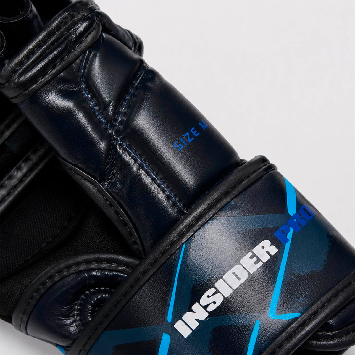 MMA GLOVES CAGE