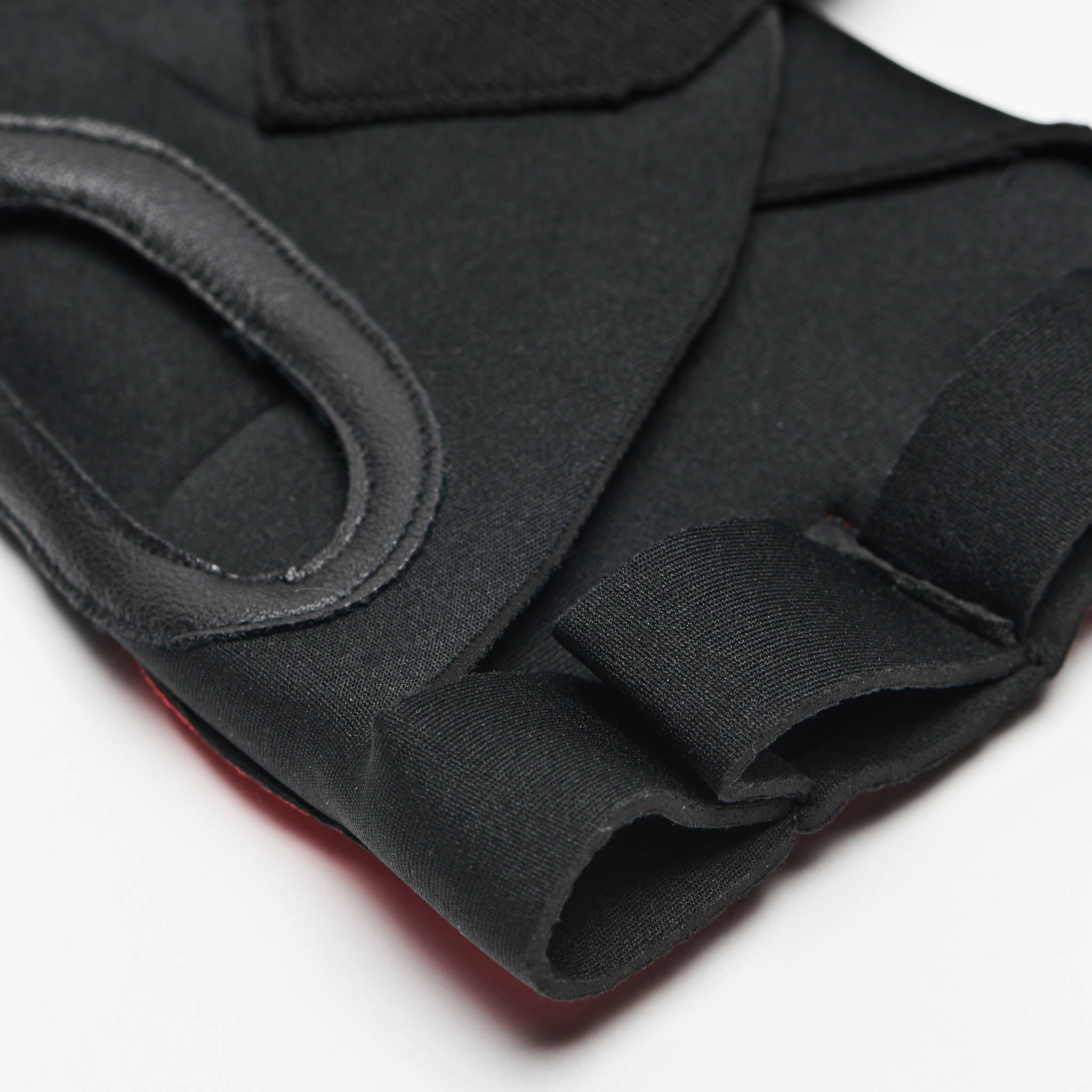 UNDERGLOVES