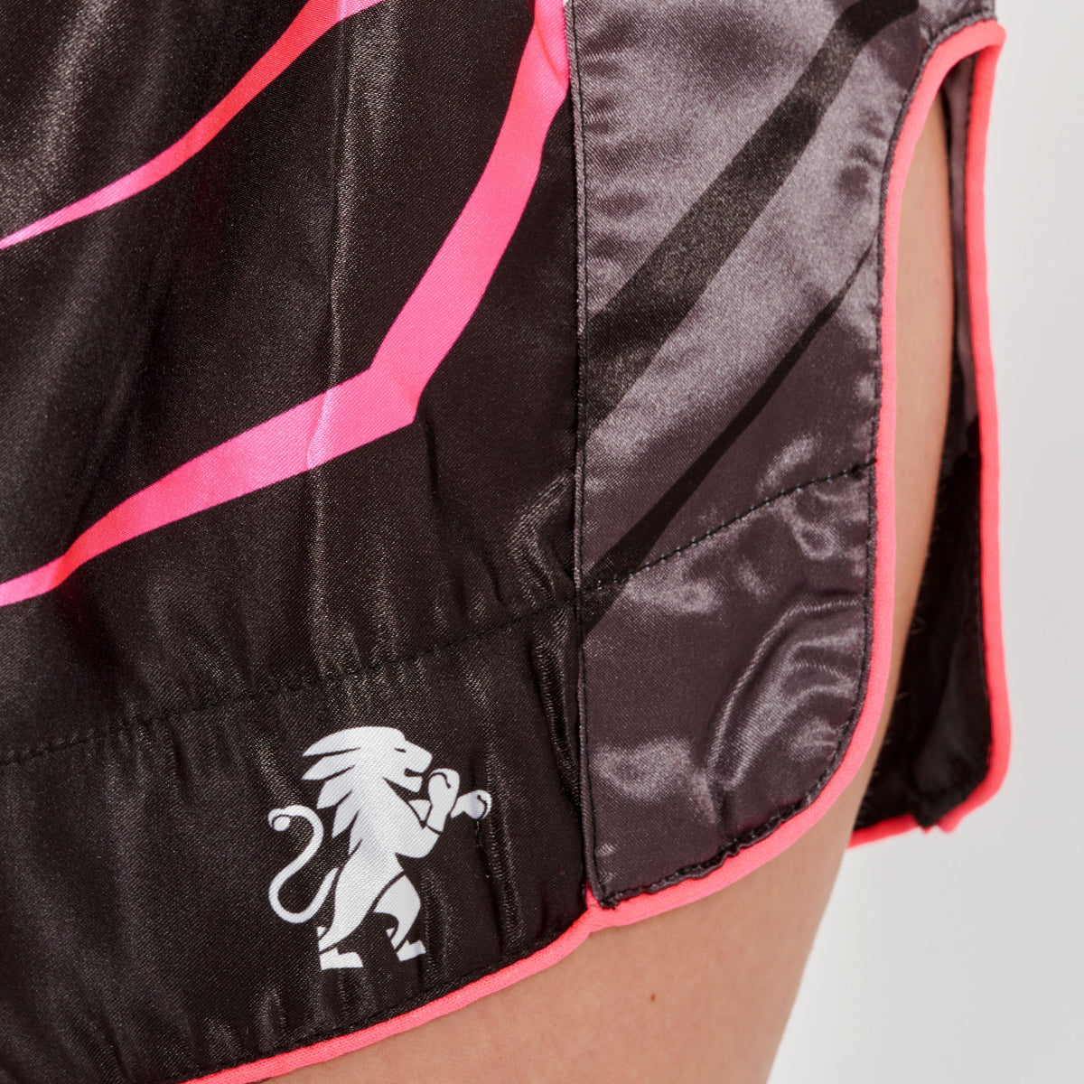 REVO FLUO KICK SHORTS