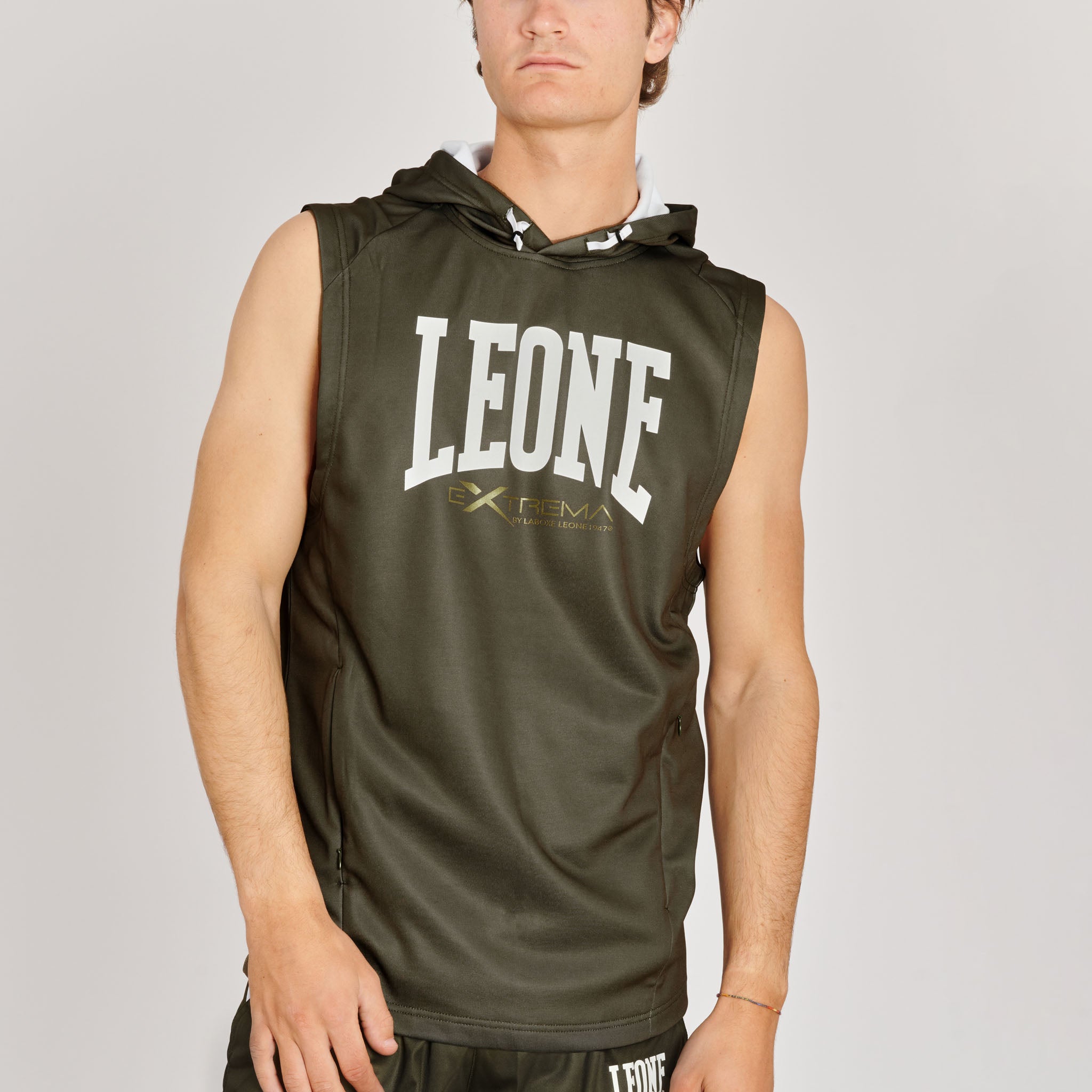 LOGO SLEEVELESS