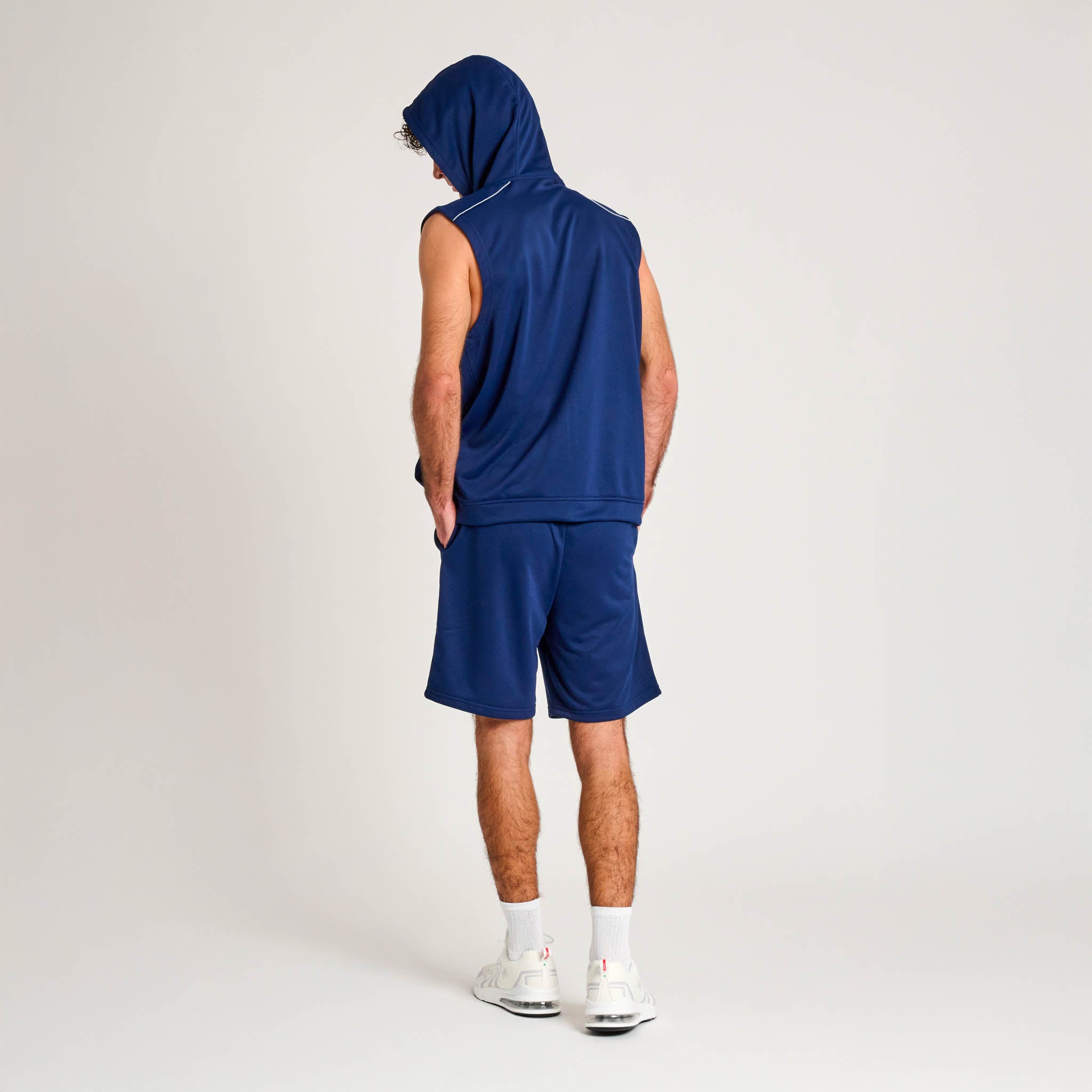 LIGHTWEIGHT CLASSIC HOODED SLEEVELESS SHIRT
