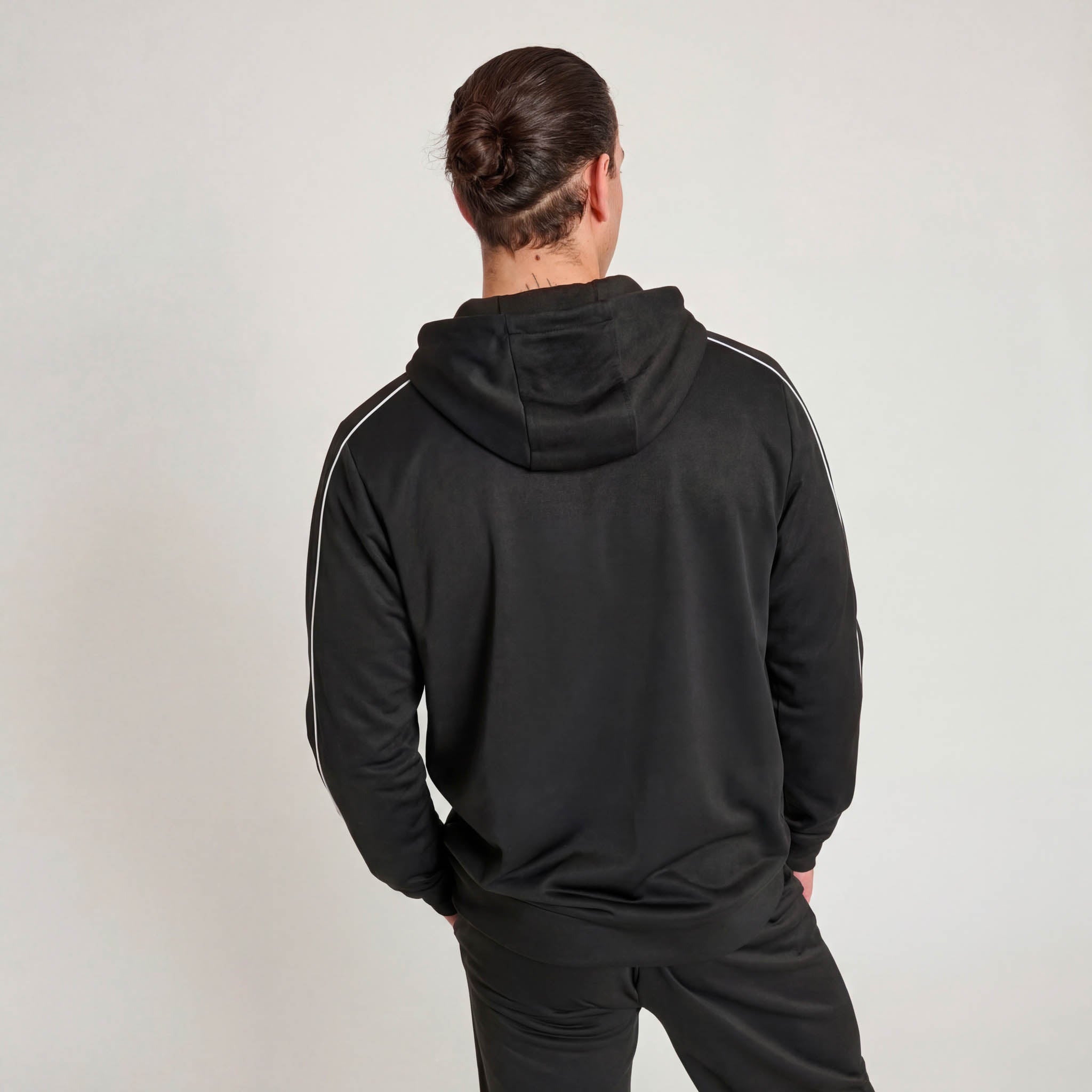 LIGHTWEIGHT CLASSIC HOODED SWEATSHIRT