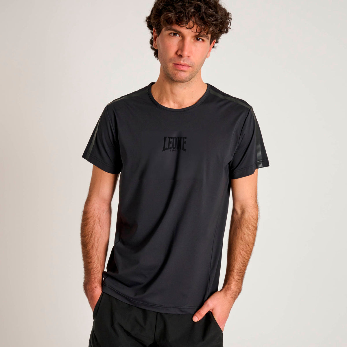 BLACK LION T-SHIRT