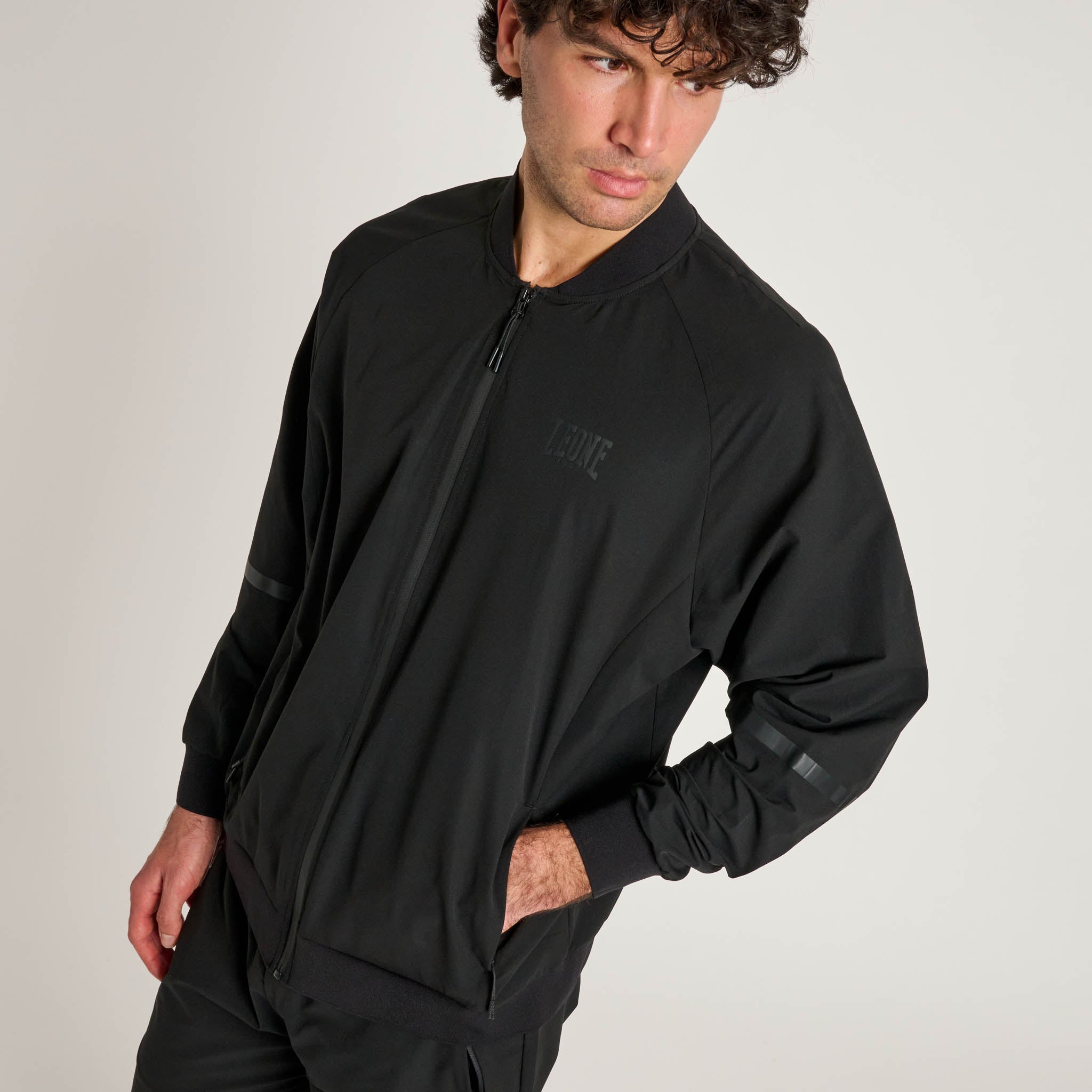 BLACK LION SWEATSHIRT