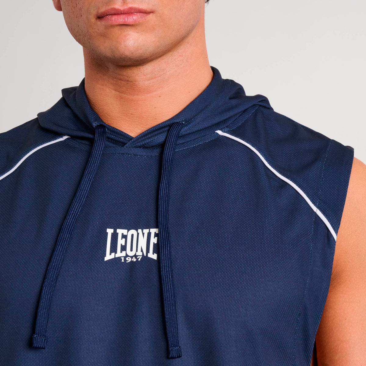 LOGO HOODED SLEEVELESS SHIRT