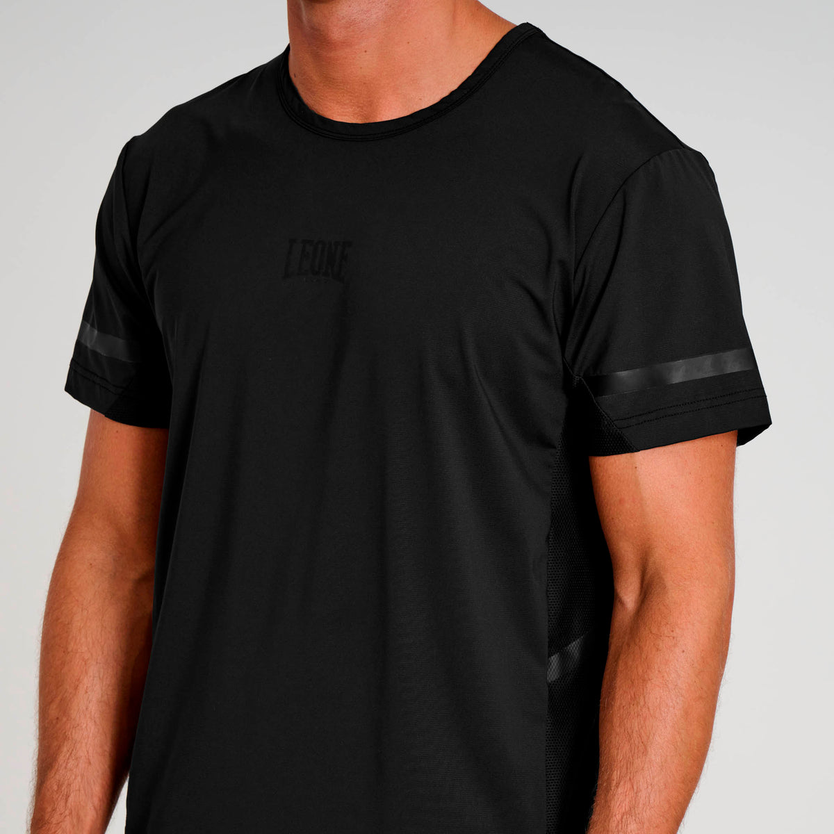 BLACK LION T-SHIRT