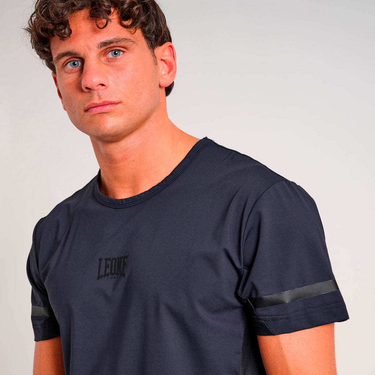 T-SHIRT BLACK LION