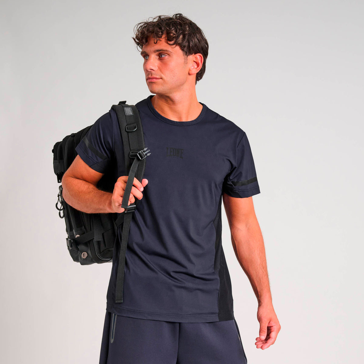 T-SHIRT BLACK LION