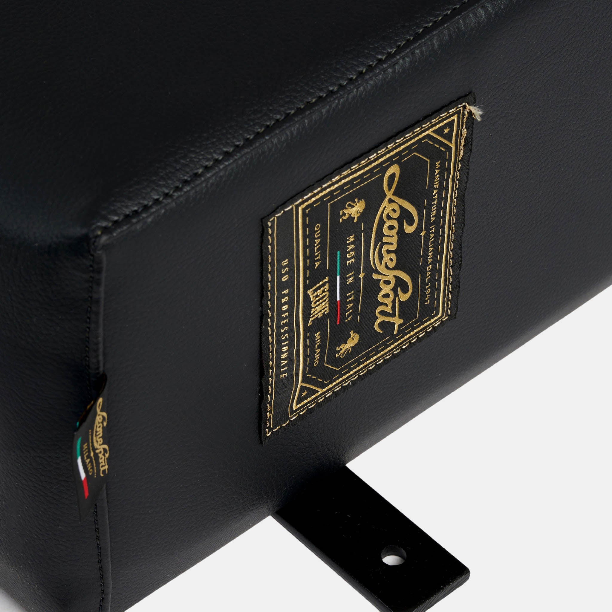 ATENA VINTAGE WALL MOUNT TRAINING BAG