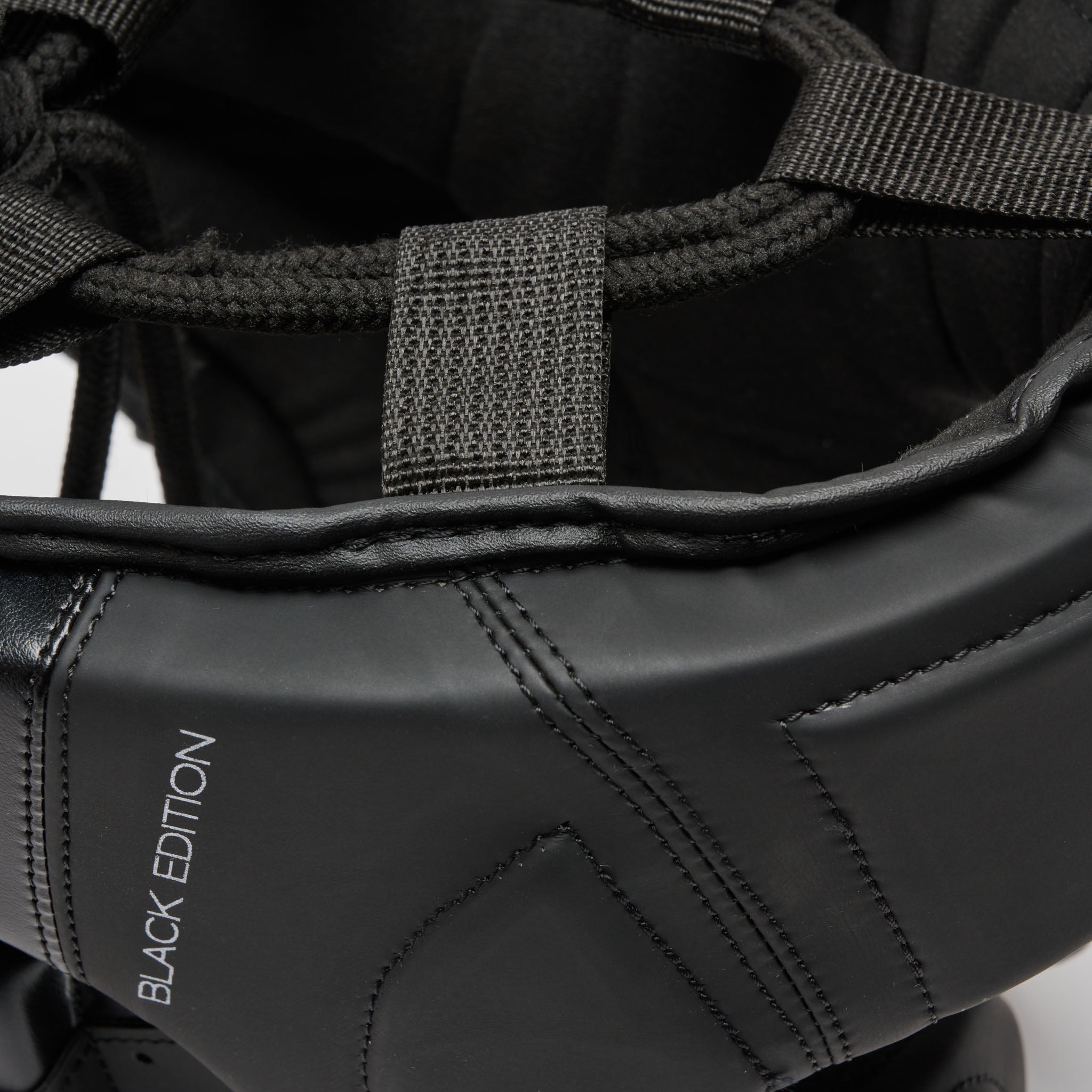 CASCO BLACK EDITION