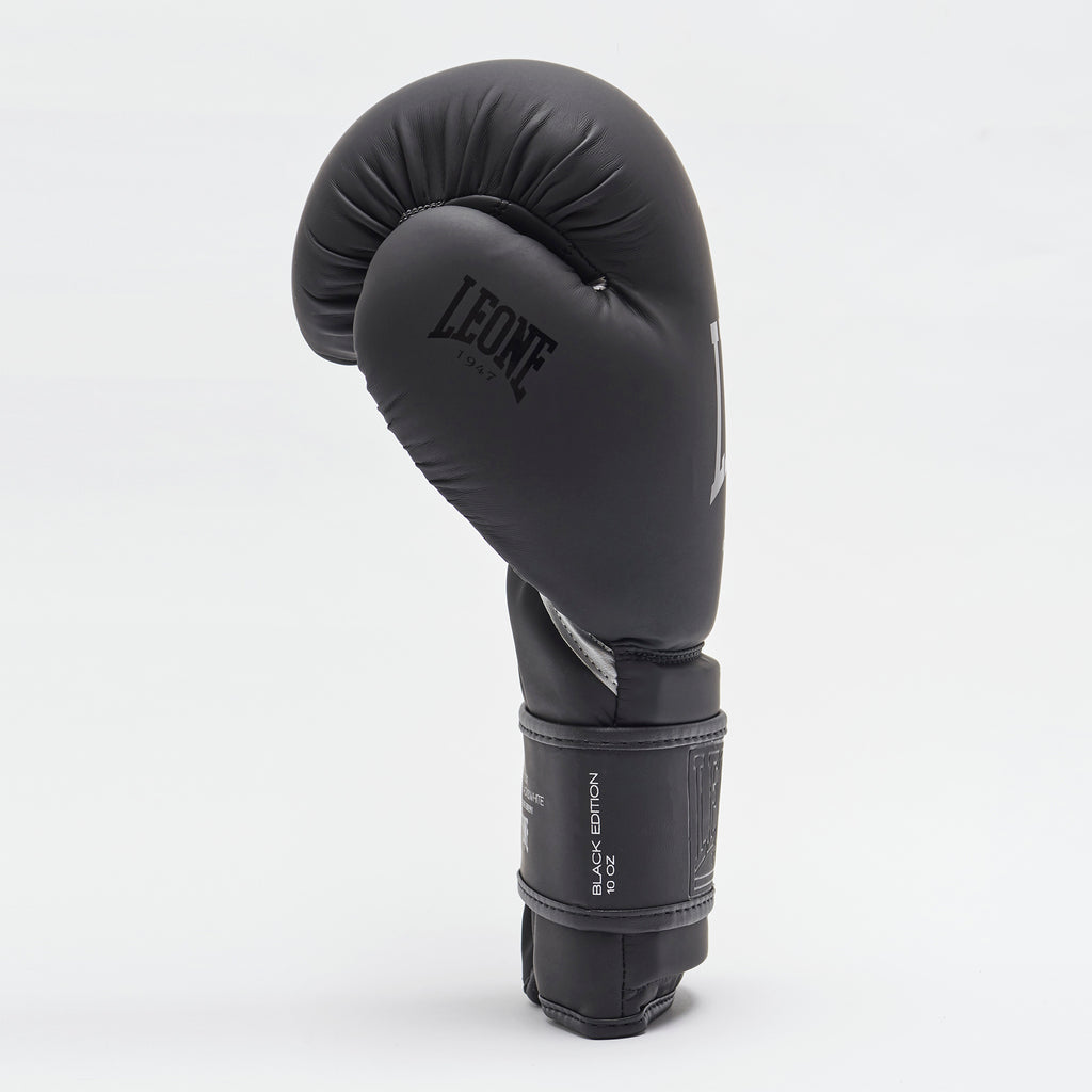 STRIKER BOXING GLOVES