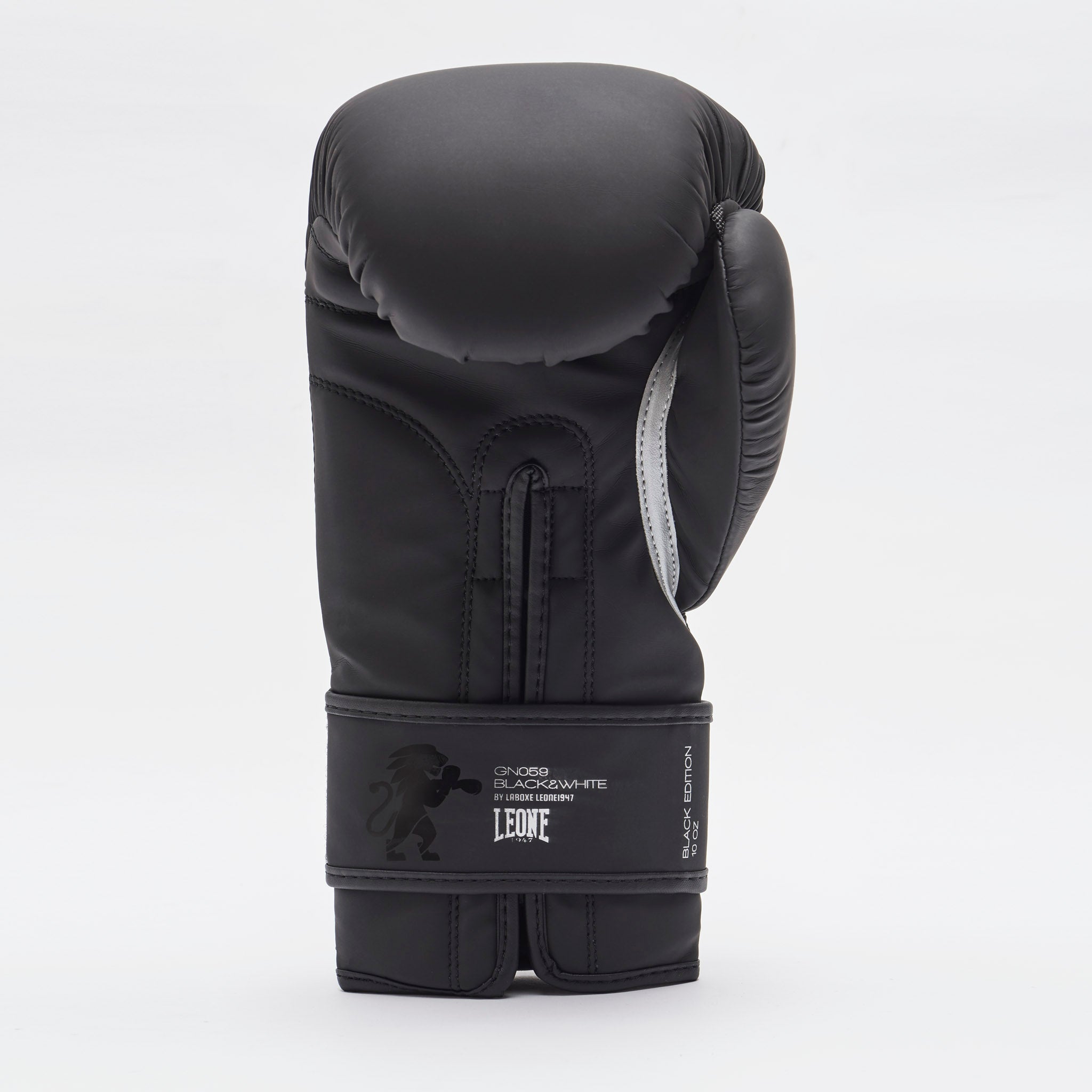 BLACK&amp;WHITE BOXING GLOVES