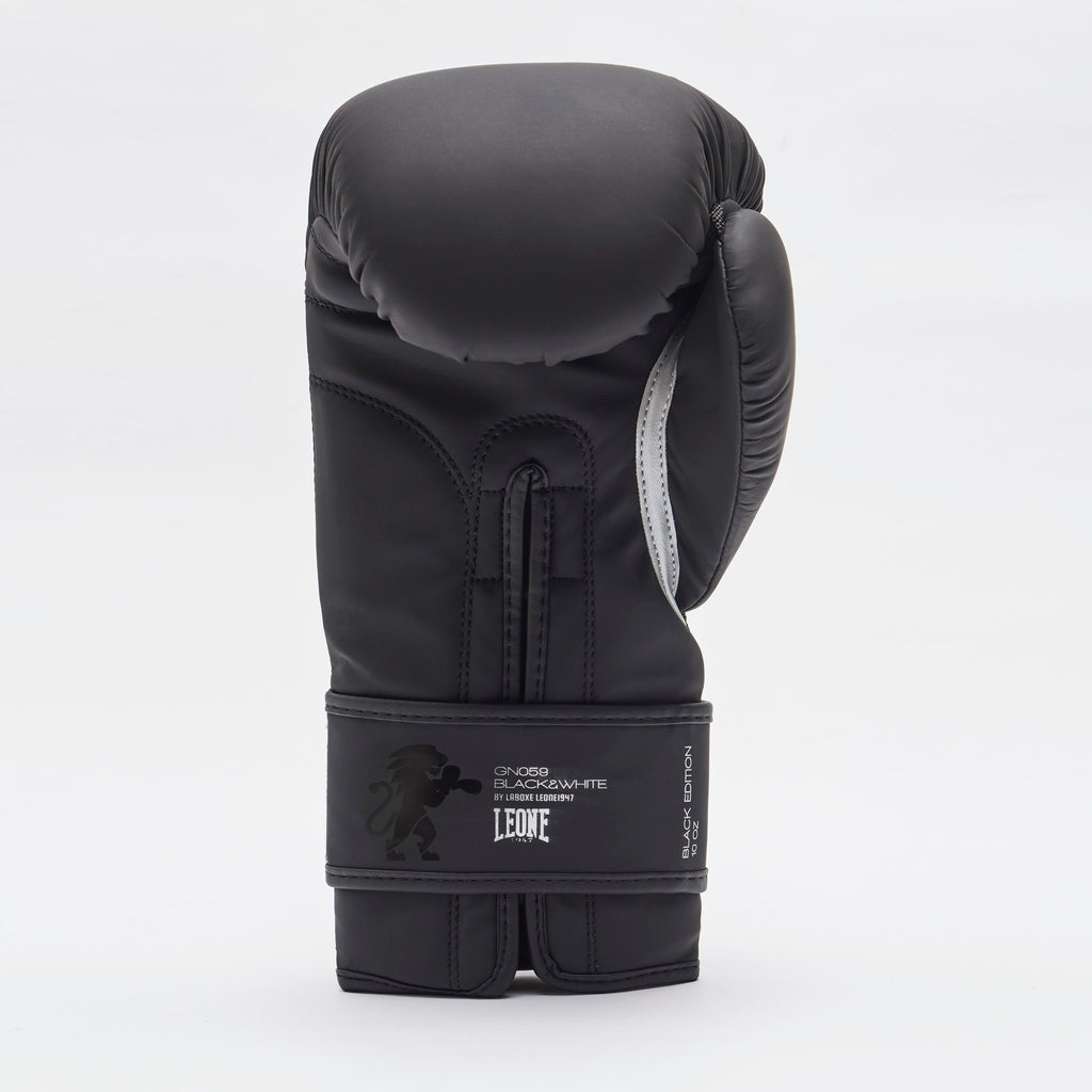 STRIKER BOXING GLOVES