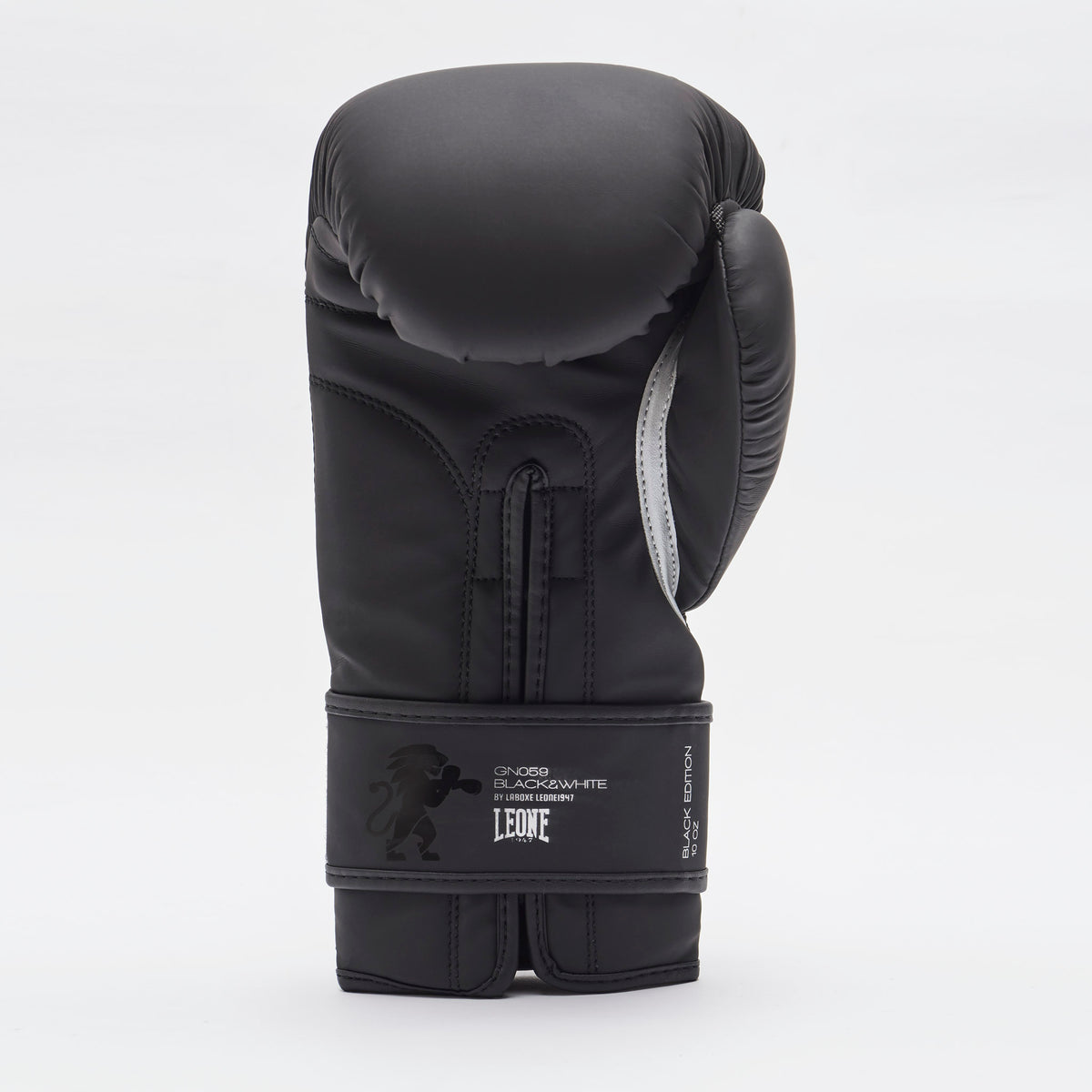 STRIKER BOXING GLOVES