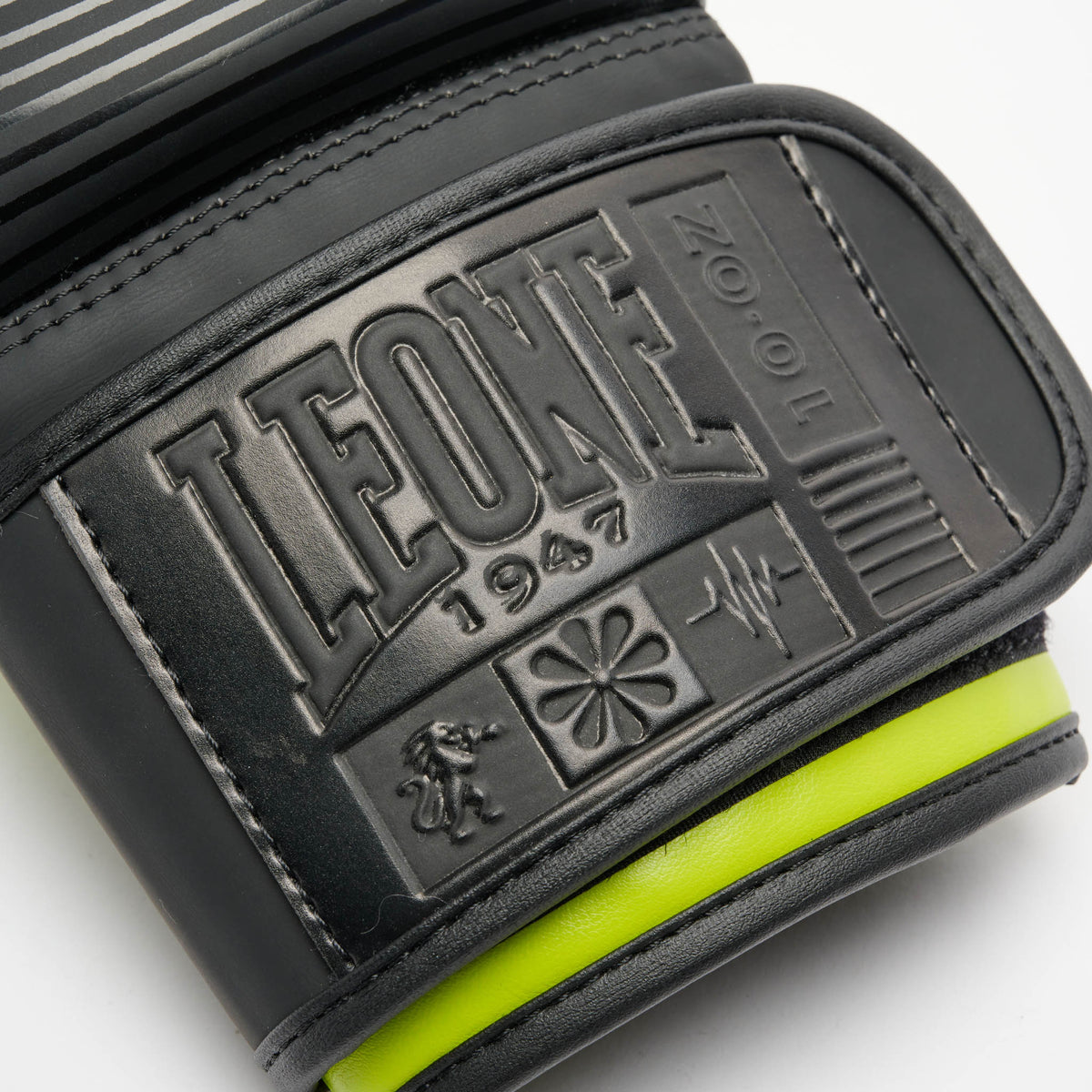 WAVES BOXING GLOVES