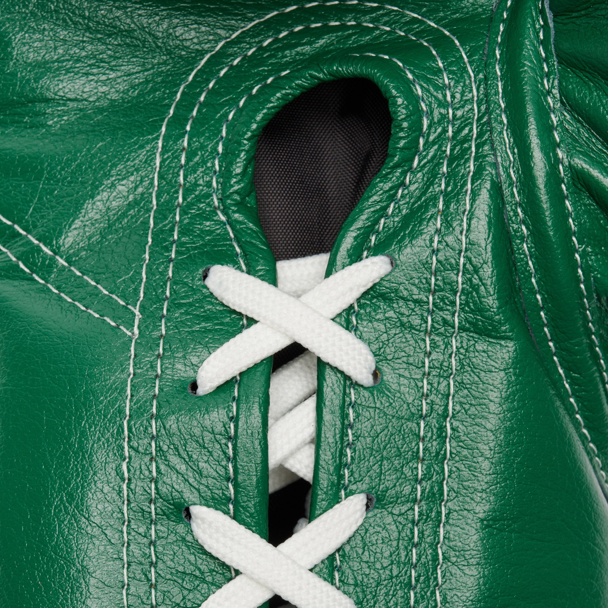 ORLANDO CLASSIC BOXING GLOVES WITH LACES