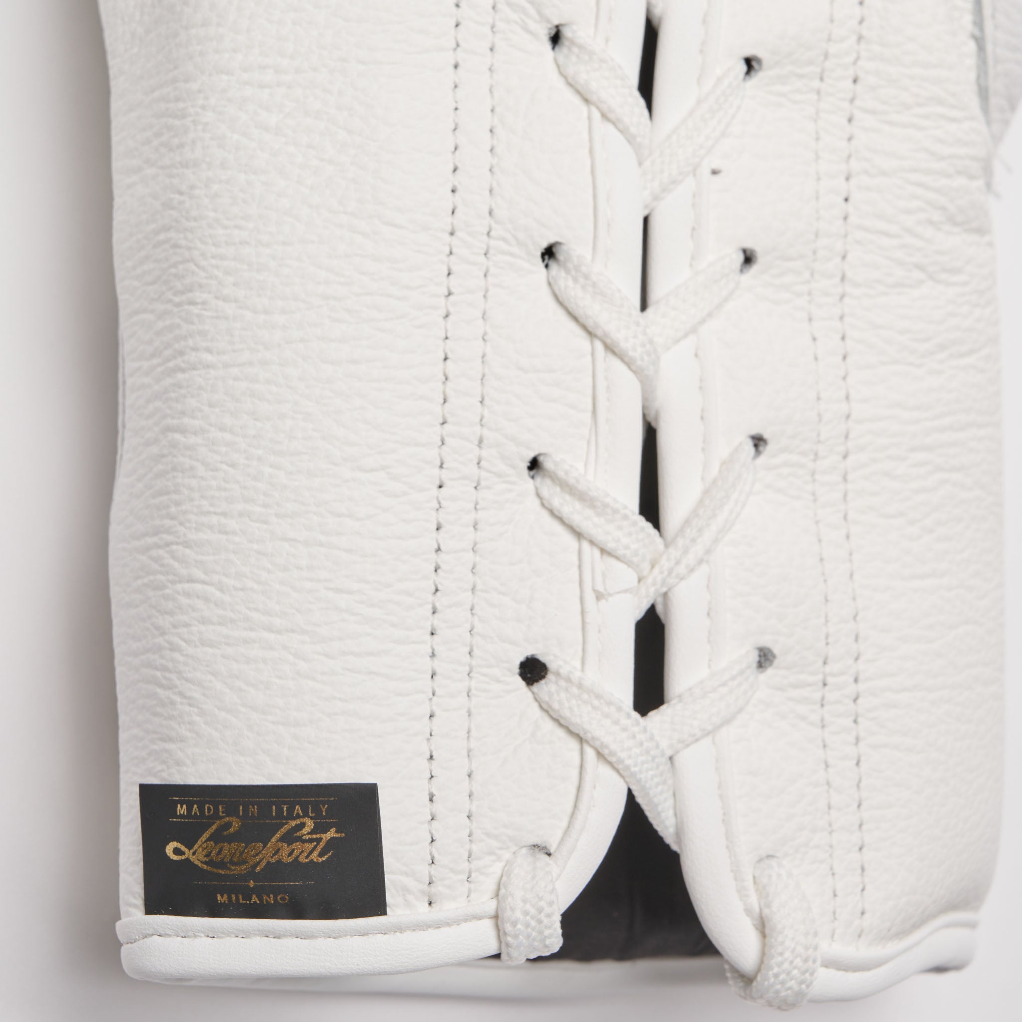 CLASSIC ROMEO BOXING GLOVES