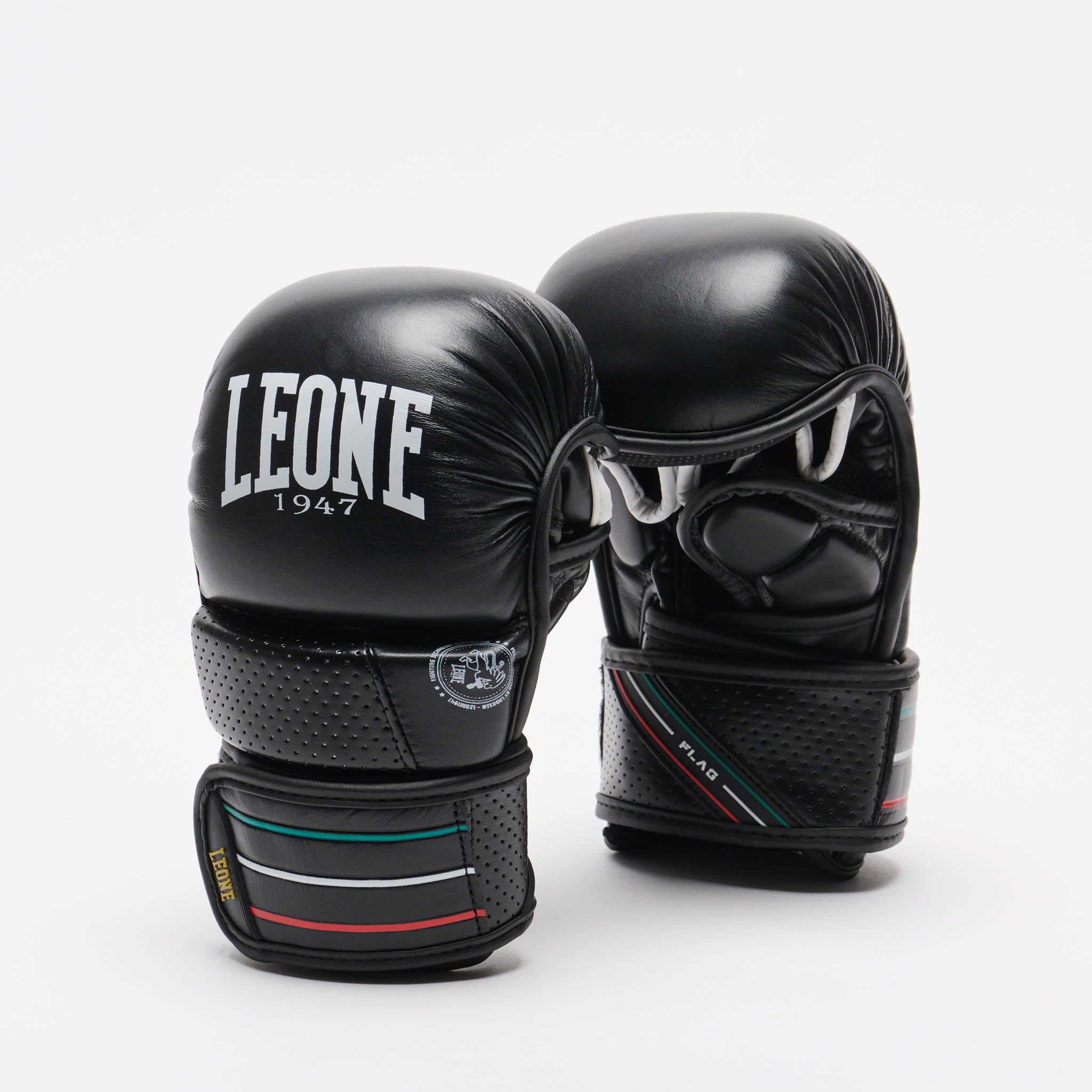 MMA GLOVES FLAG