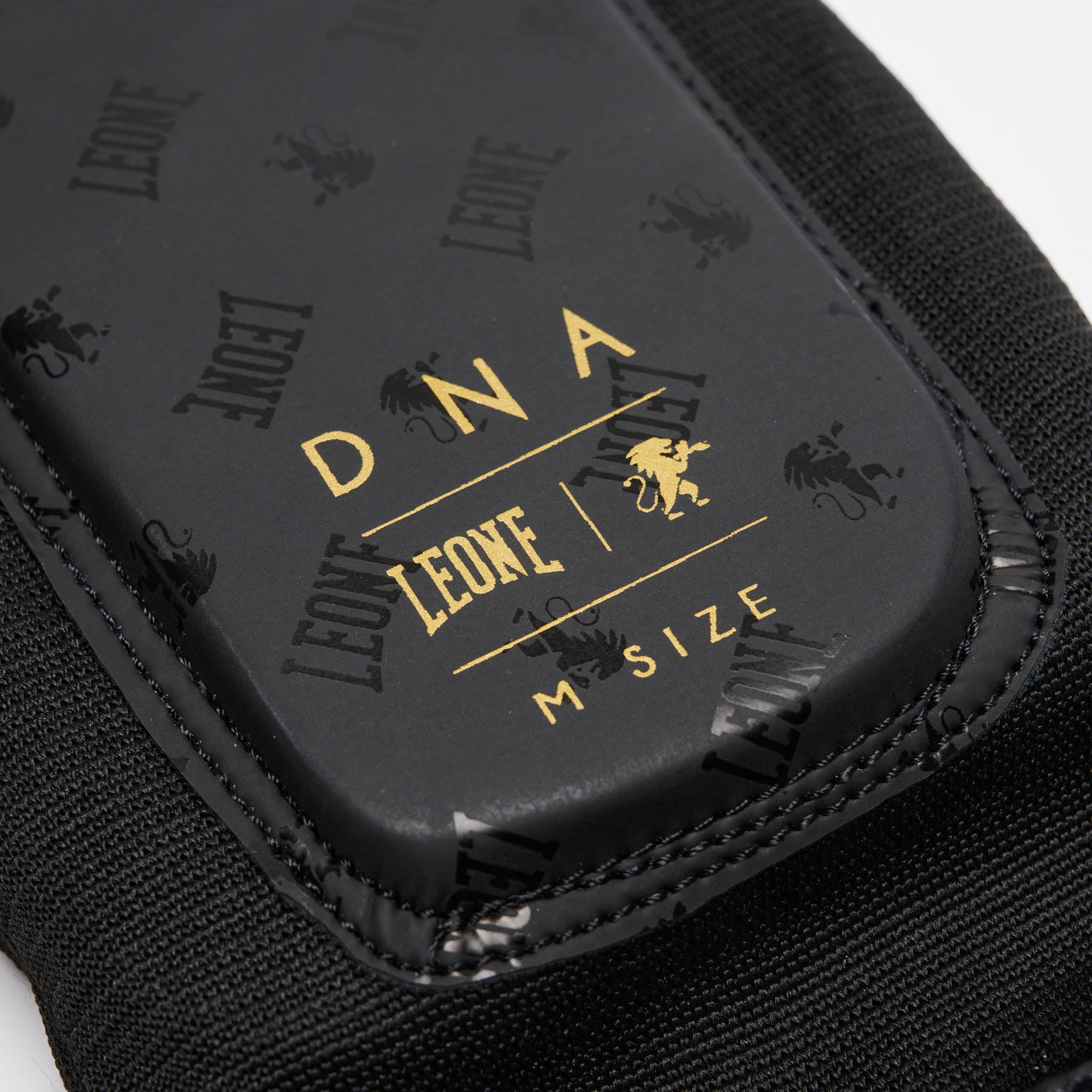 DNA SHIN GUARD