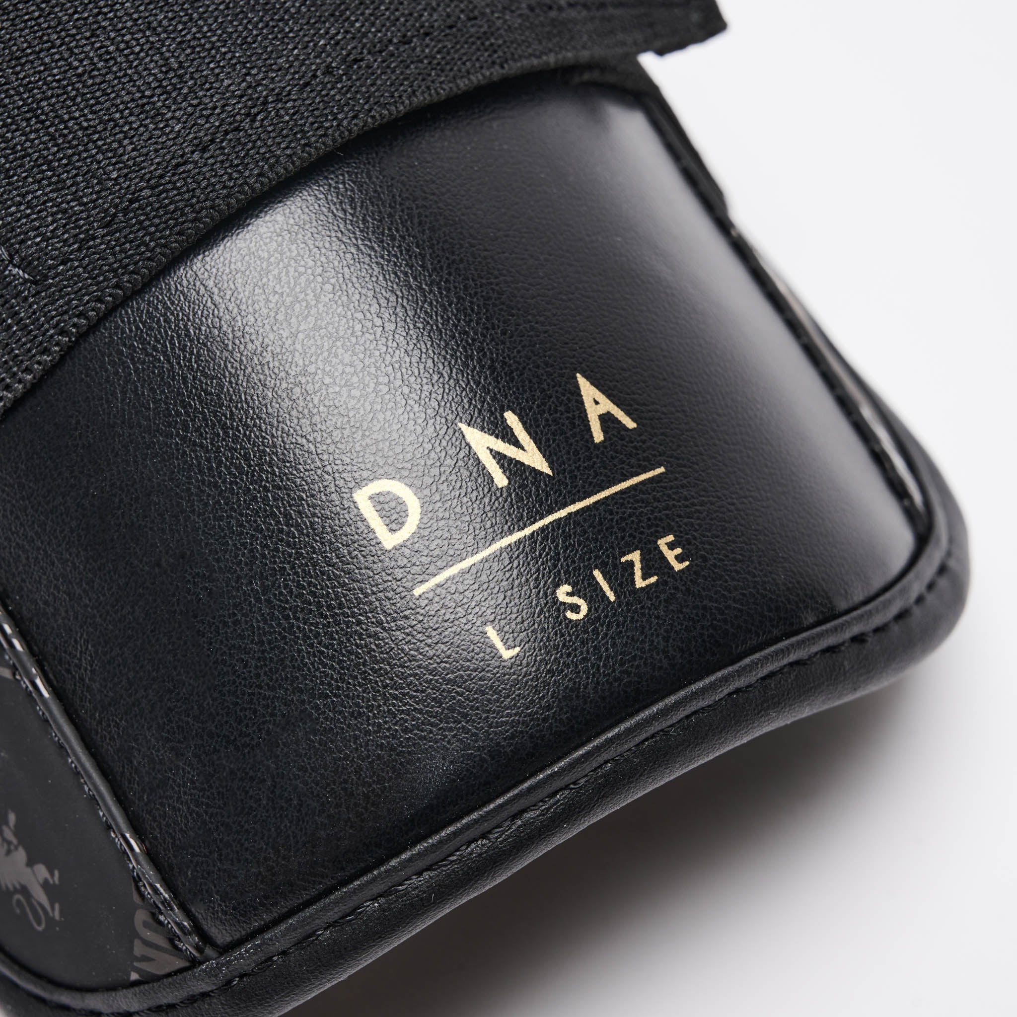 DNA SHIN GUARD