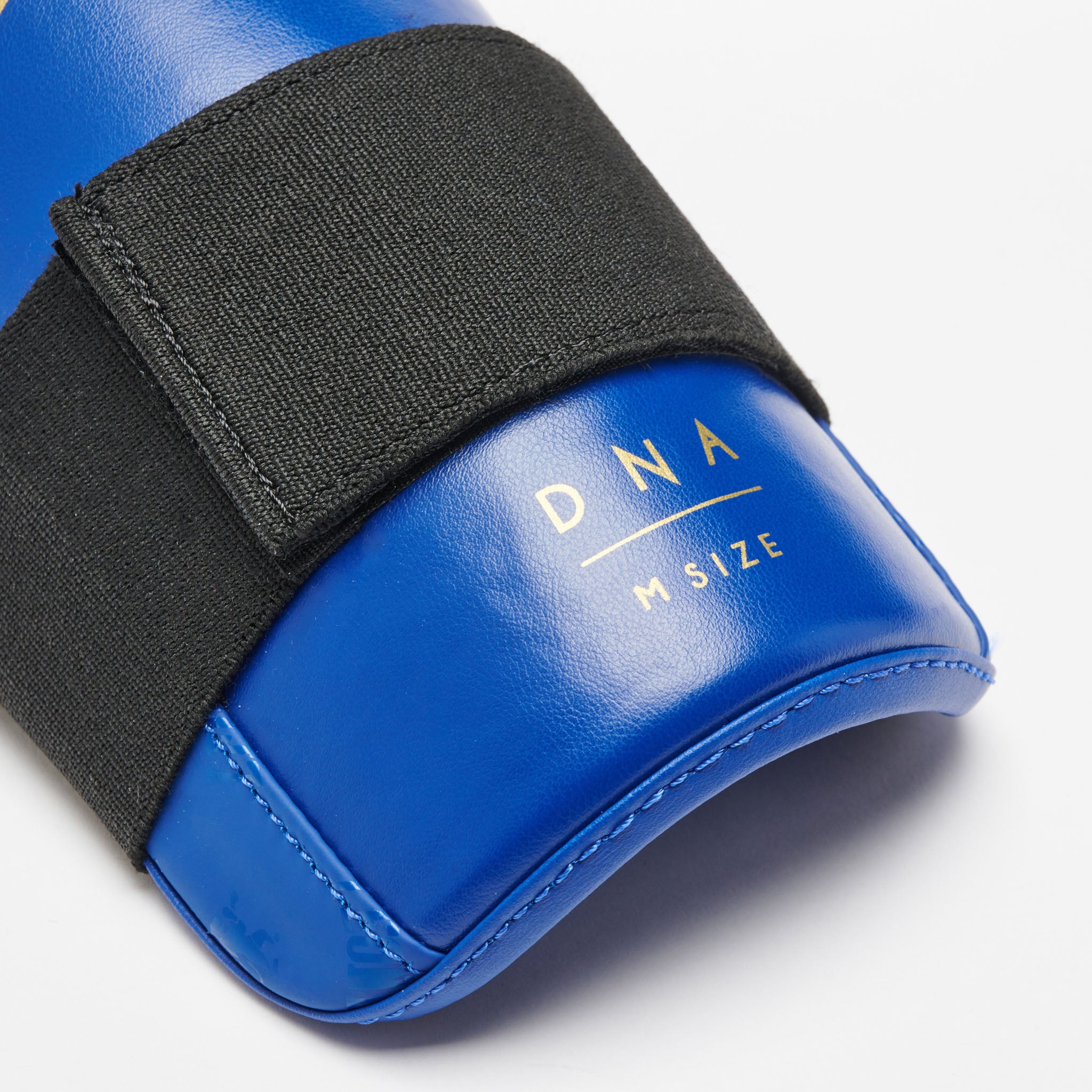DNA SHIN GUARD